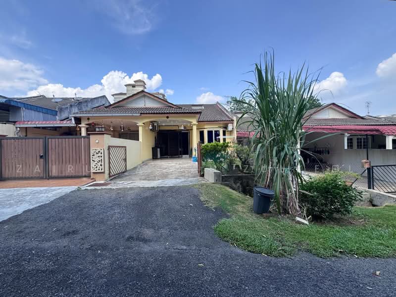 Rumah Teres 1-Tingkat untuk Dijual di Kajang (Selangor) - Zairul Asrah Zulkefli - Exterior - PropertyGuru.com.my