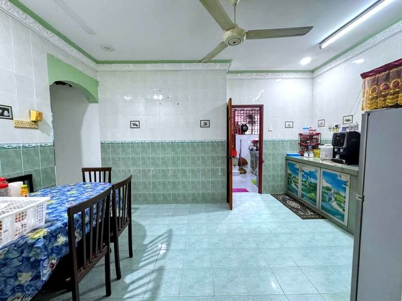 Rumah Teres 1-Tingkat untuk Dijual di Taman Rinting (Masai) - Karl Lim - Kitchen - PropertyGuru.com.my