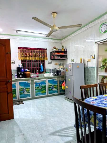 Rumah Teres 1-Tingkat untuk Dijual di Taman Rinting (Masai) - Karl Lim - Kitchen - PropertyGuru.com.my