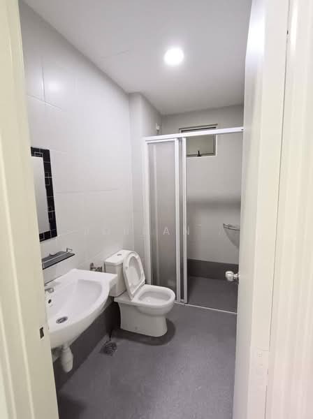 Kediaman Servis untuk Dijual di Meridin Bayvue Serviced Apartment - Jordan . - Bathroom - PropertyGuru.com.my