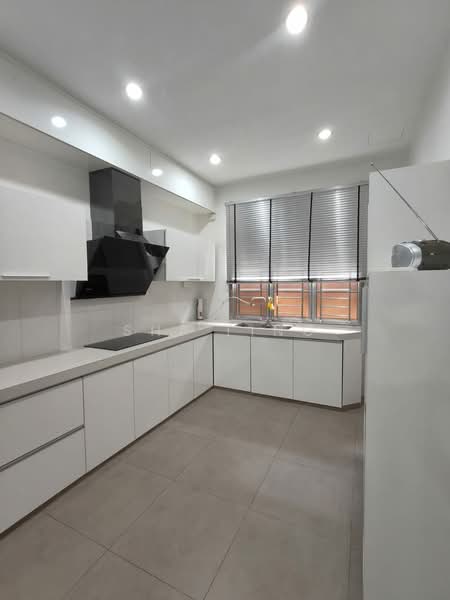 Rumah Teres 2-Tingkat untuk Disewa di Bandar Putra (Kulai) - Shi Ting - Kitchen - PropertyGuru.com.my