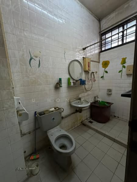 1.5-storey Terraced House for Sale in Tebrau (Johor) - U Hon Kun - Bathroom - PropertyGuru.com.my