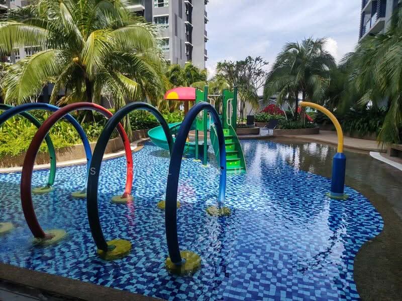 Kediaman Servis untuk Dijual di Gaya Resort Homes - HL Lau - Pool - PropertyGuru.com.my