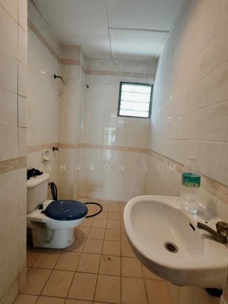 Terraced House for Rent in Kota Kemuning (Shah Alam) - Sharon Lim - Bathroom - PropertyGuru.com.my
