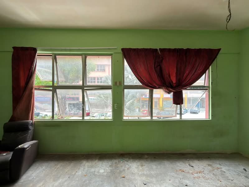 Shop / Office untuk Disewa di Bandar Baru Nilai (Nilai) - Charles Tung - Living Room - PropertyGuru.com.my