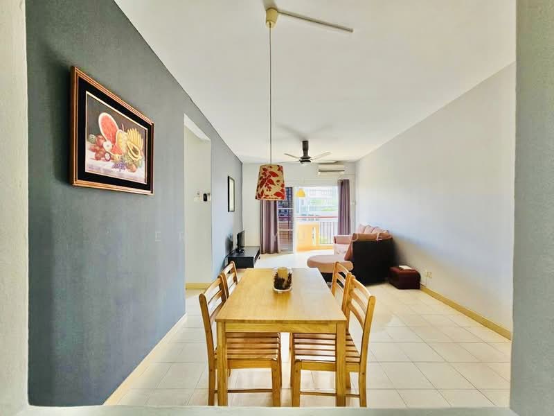 Kondominium untuk Dijual di Cengal Condominium - Erin Yusof - Dining Room - PropertyGuru.com.my