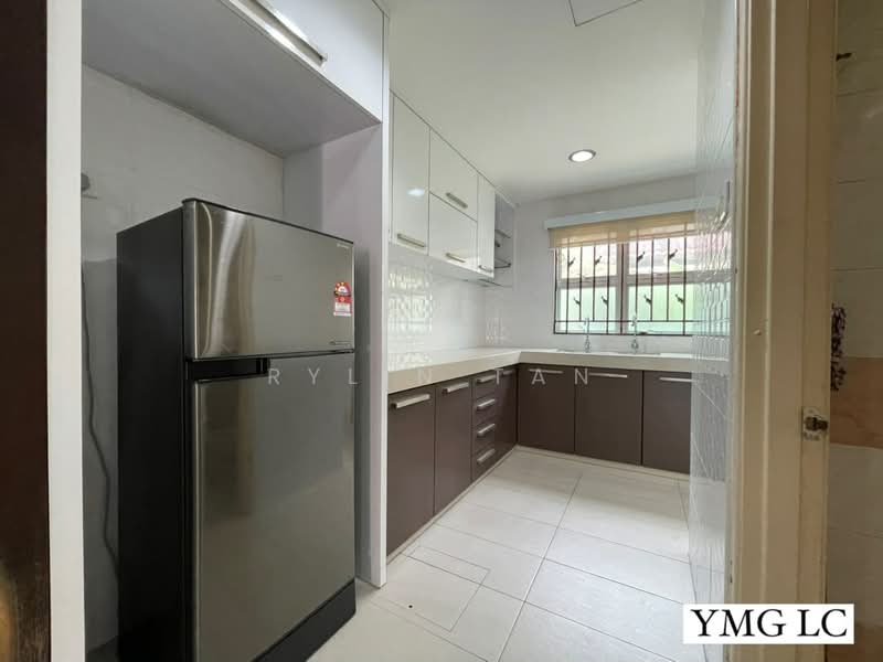 Rumah Teres untuk Disewa di Bandar Botanic (Klang) - Rylin Tan - Kitchen - PropertyGuru.com.my