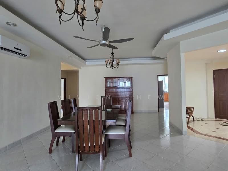 Condominium for Rent at Gurney Beach Resort - Vivien Chew - Dining Room - PropertyGuru.com.my