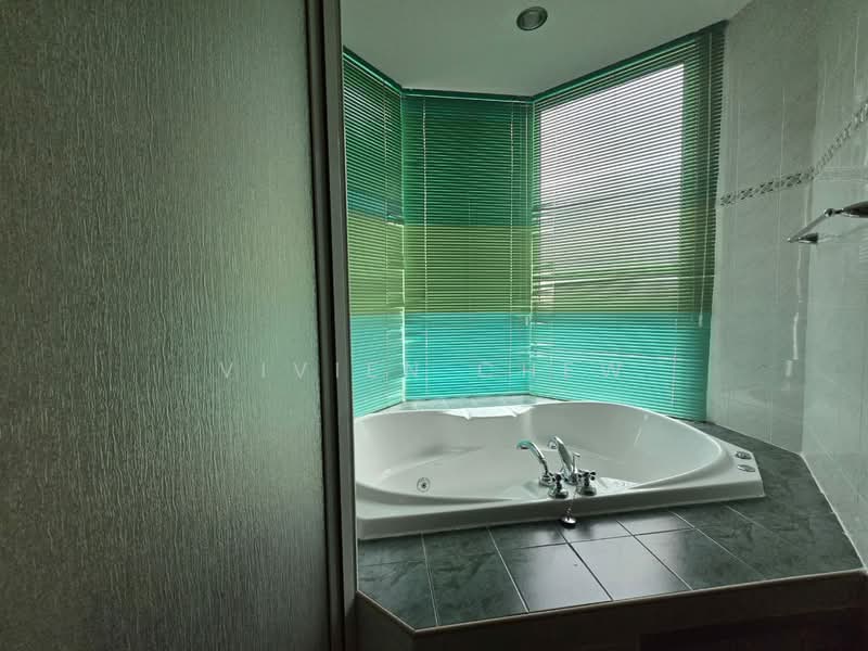 Condominium for Rent at Gurney Beach Resort - Vivien Chew - Bathroom - PropertyGuru.com.my