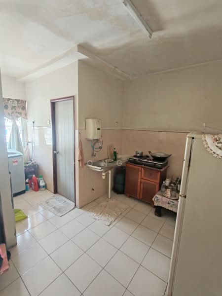 Apartment for Sale at Sri Impian Apartment - Hong . - Kitchen - PropertyGuru.com.my