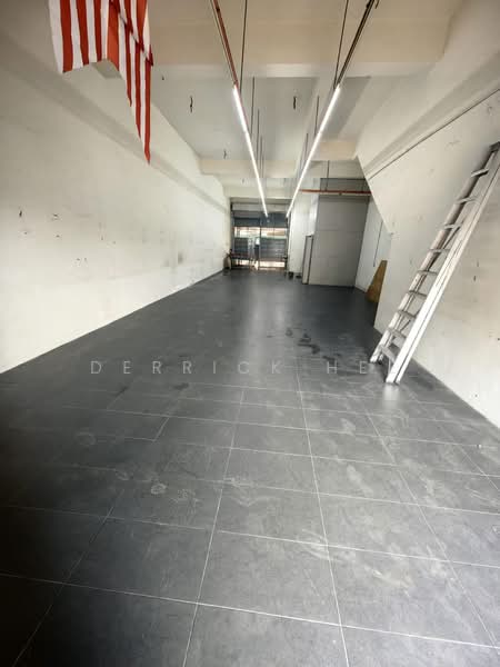 Shop for Rent in Taman Bukit Serdang (Seri Kembangan) - Derrick Hee - Interior - PropertyGuru.com.my