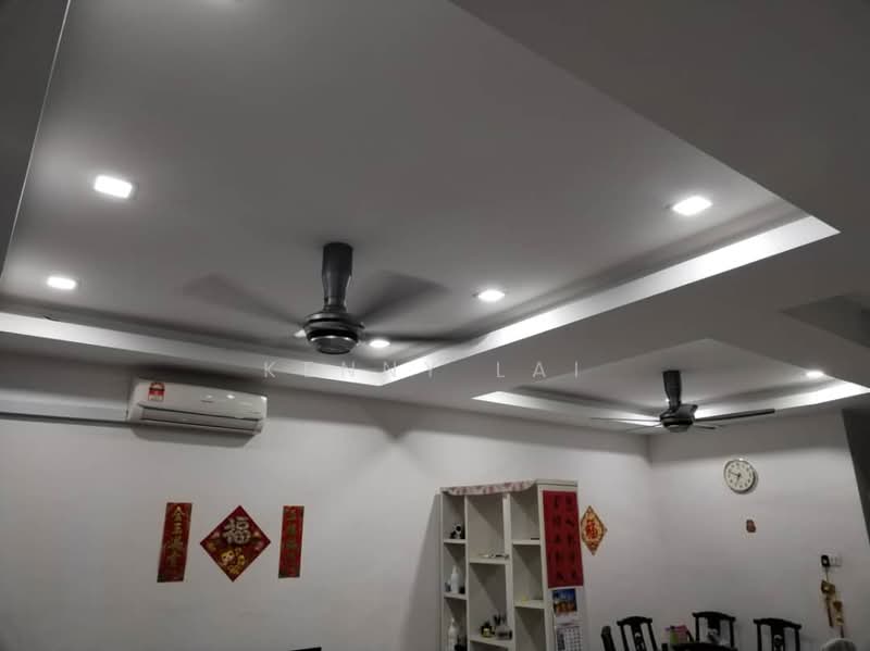 Rumah Teres 2-Tingkat untuk Dijual di Hill Park (Semenyih) - Kenny Lai - Living Room - PropertyGuru.com.my