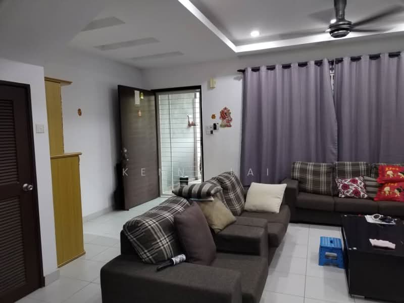 Rumah Teres 2-Tingkat untuk Dijual di Hill Park (Semenyih) - Kenny Lai - Living Room - PropertyGuru.com.my