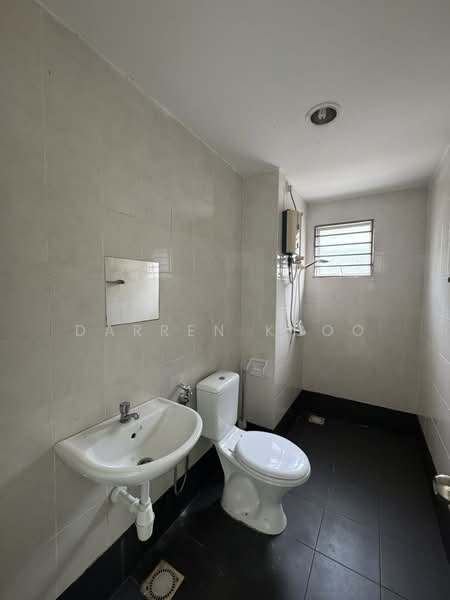 Apartment for Sale at Cempaka Utama, Bandar Utama - Darren Khoo - Bathroom - PropertyGuru.com.my
