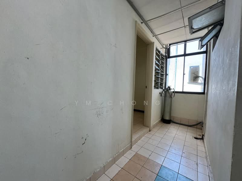 Kondominium untuk Dijual di Ocean Palms Condominium - YM Chong - Balcony - PropertyGuru.com.my