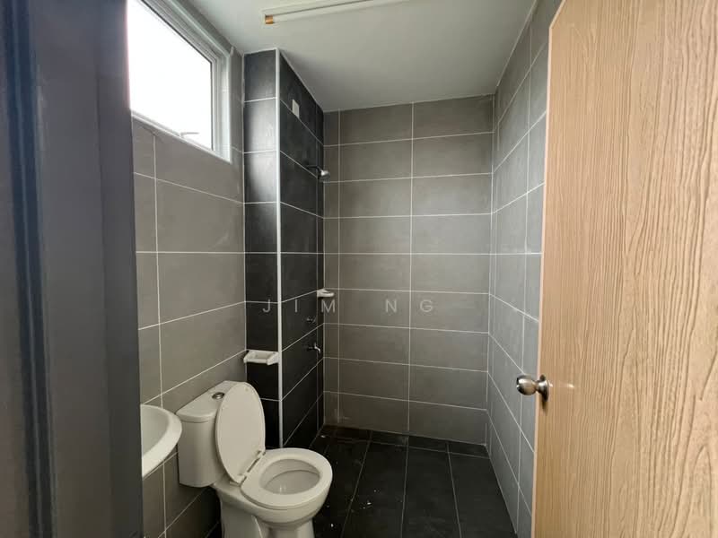 2-storey Terraced House for Sale in Taman Bukit Jaya (Ulu Tiram) - Jim Ng - Bathroom - PropertyGuru.com.my