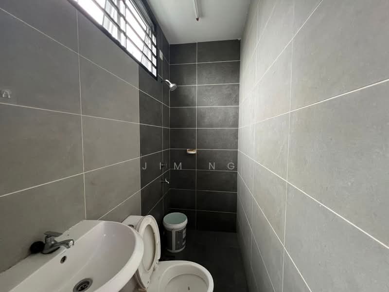 2-storey Terraced House for Sale in Taman Bukit Jaya (Ulu Tiram) - Jim Ng - Bathroom - PropertyGuru.com.my