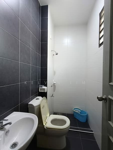 Rumah Teres 2-Tingkat untuk Dijual di Taman Perling (Perling) - Kelvin Lim - Bathroom - PropertyGuru.com.my