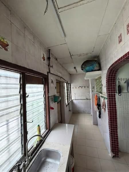 2-storey Terraced House for Sale in Menglembu (Perak) - Vivian Foong - Kitchen - PropertyGuru.com.my