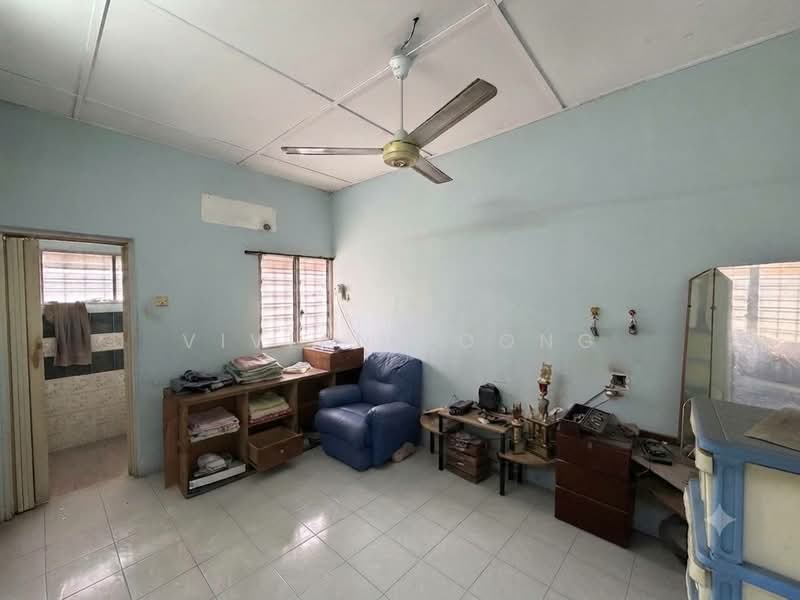 2-storey Terraced House for Sale in Menglembu (Perak) - Vivian Foong - Living Room - PropertyGuru.com.my