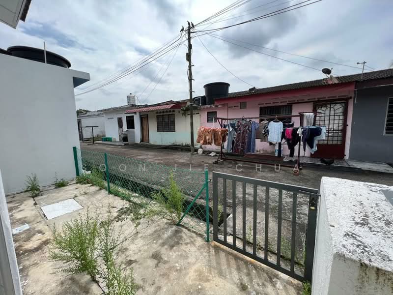 1-storey Terraced House for Sale in Taman Indah Jaya (Lukut) - Soon Jie Chua - Exterior - PropertyGuru.com.my