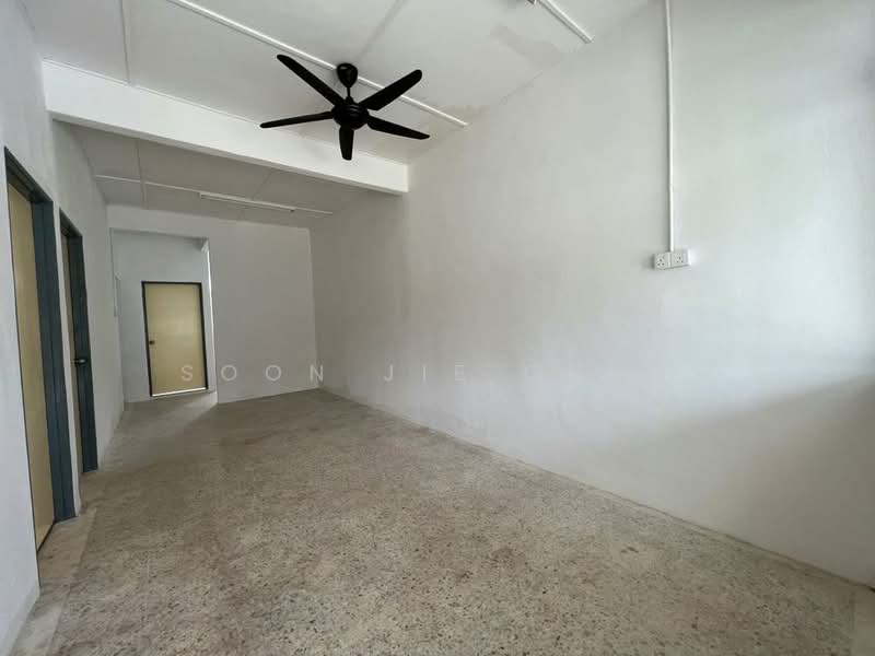 1-storey Terraced House for Sale in Taman Indah Jaya (Lukut) - Soon Jie Chua - Interior - PropertyGuru.com.my