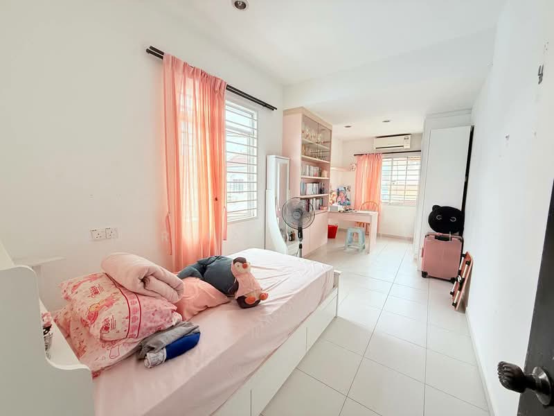 2-storey Terraced House for Sale in Taman Setia Indah (Tebrau) - Amir Faris Rusli - Bedroom - PropertyGuru.com.my