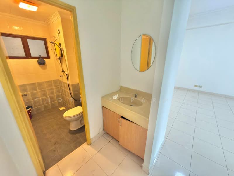 Condominium for Sale at Hartamas Regency 1 - Thoriq Suparman - Bathroom - PropertyGuru.com.my