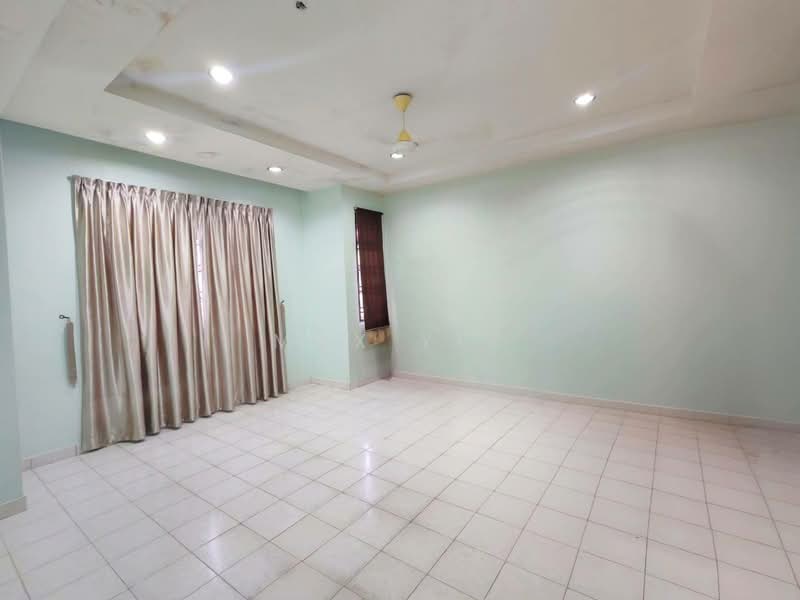 2-storey Terraced House for Rent in Bandar Putra (Kulai) - Max Yee - Living Room - PropertyGuru.com.my