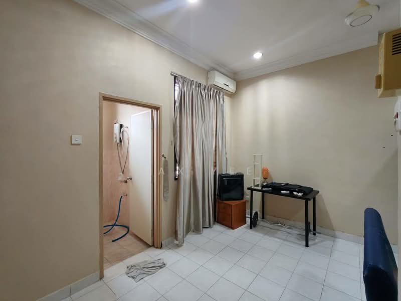 2-storey Terraced House for Rent in Bandar Putra (Kulai) - Max Yee - Interior - PropertyGuru.com.my