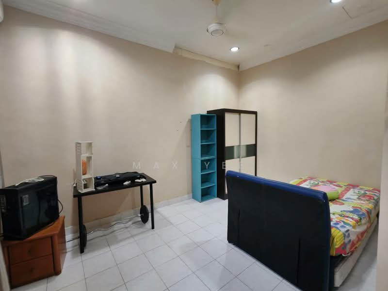 2-storey Terraced House for Rent in Bandar Putra (Kulai) - Max Yee - Bedroom - PropertyGuru.com.my
