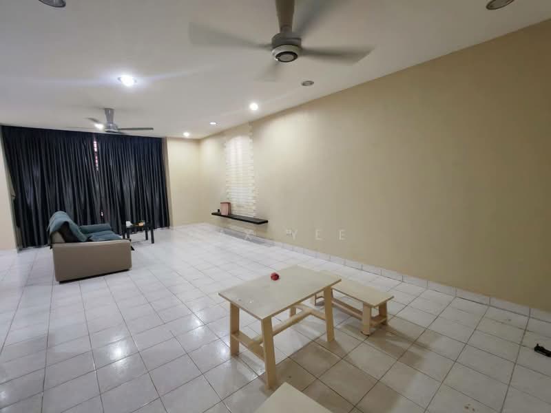 2-storey Terraced House for Rent in Bandar Putra (Kulai) - Max Yee - Living Room - PropertyGuru.com.my
