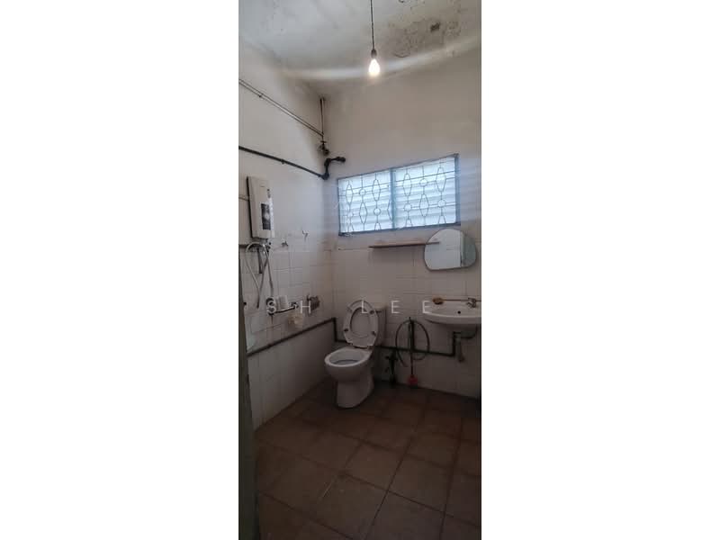 2-storey Terraced House for Sale in Butterworth (Penang) - SH Lee - Bathroom - PropertyGuru.com.my