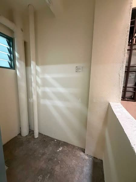 Rumah Flat untuk Dijual di Taman Impian Skudai - Melinda Ee - Balcony - PropertyGuru.com.my