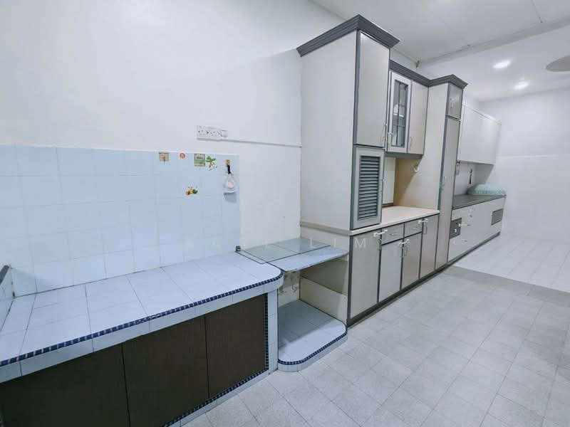 2-storey Terraced House for Sale in Bandar Selesa Jaya (Skudai) - Karl Lim - Kitchen - PropertyGuru.com.my