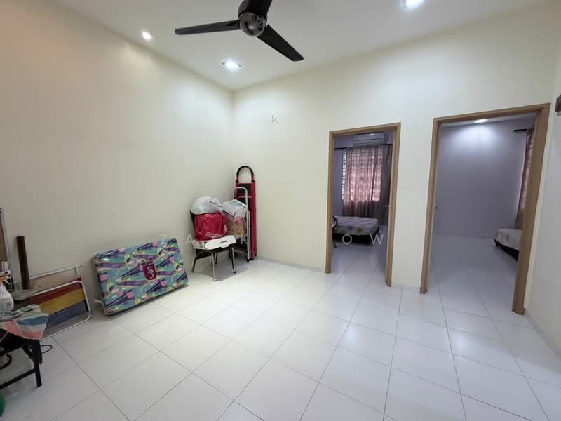 2-storey Terraced House for Sale in Johor Bahru (Johor Bahru) - Zack Chow - Living Room - PropertyGuru.com.my