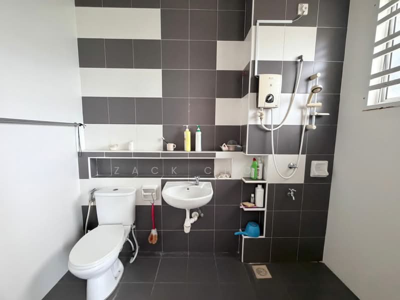 2-storey Terraced House for Sale in Johor Bahru (Johor Bahru) - Zack Chow - Bathroom - PropertyGuru.com.my