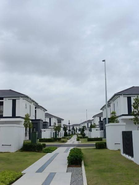 Rumah Teres 2-Tingkat untuk Dijual di Puncak Alam (Selangor) - Mohd Aizat Saiful Bahri - Exterior - PropertyGuru.com.my