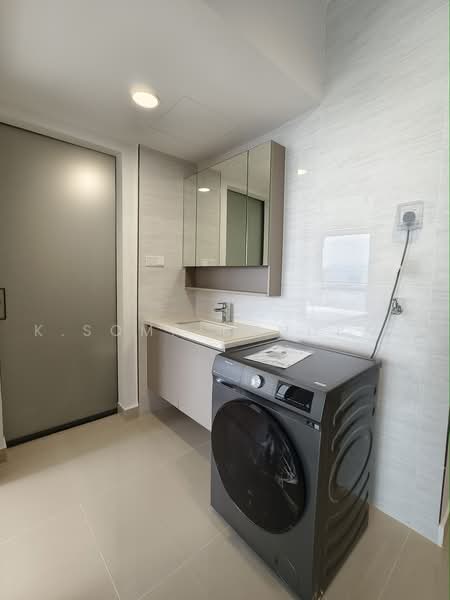 Kediaman Servis untuk Disewa di Baron Residence @ Lake City - K.Soma Sundram - Bathroom - PropertyGuru.com.my