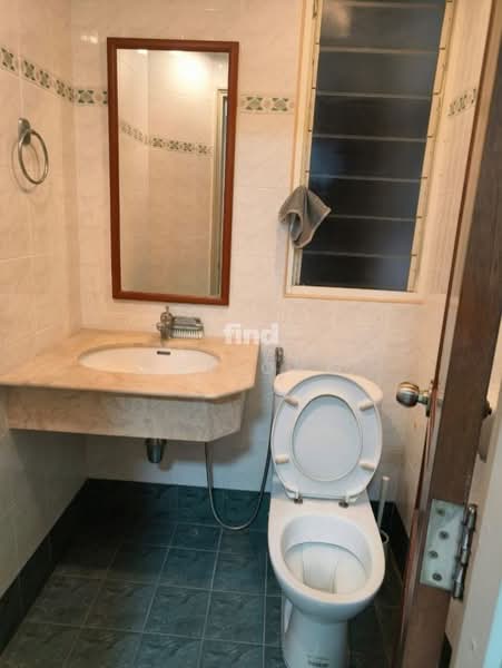 Condominium for Rent at Gurney Beach Resort - Jey Ong - Bathroom - PropertyGuru.com.my