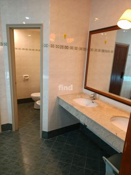 Condominium for Rent at Gurney Beach Resort - Jey Ong - Bathroom - PropertyGuru.com.my