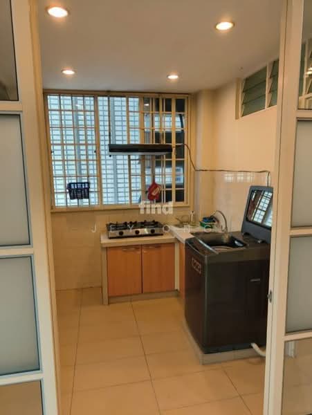 Condominium for Rent at Gurney Beach Resort - Jey Ong - Kitchen - PropertyGuru.com.my
