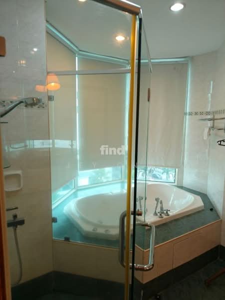 Condominium for Rent at Gurney Beach Resort - Jey Ong - Bathroom - PropertyGuru.com.my
