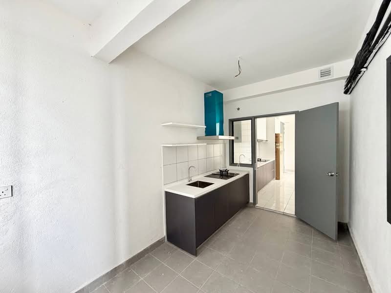 Kediaman Servis untuk Dijual di E'Island Lake Haven - Alif Saad - Kitchen - PropertyGuru.com.my