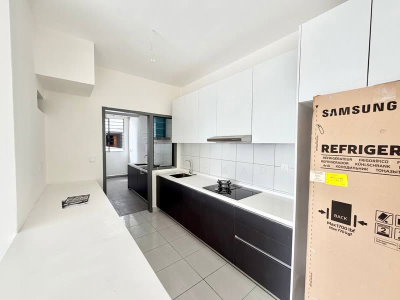 Kediaman Servis untuk Dijual di E'Island Lake Haven - Alif Saad - Kitchen - PropertyGuru.com.my