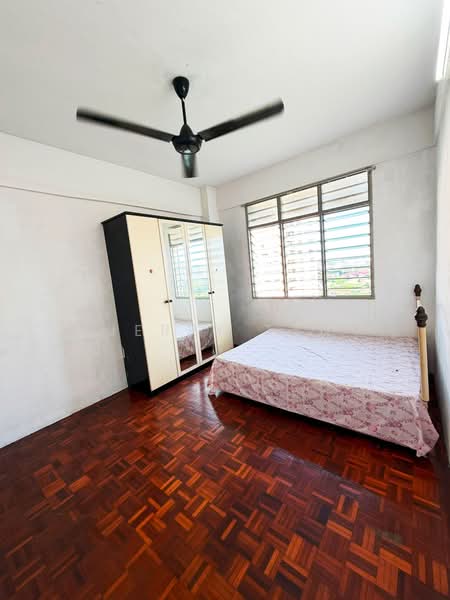 Rumah Flat untuk Disewa di Taman Bukit Jambul - Jerry Tan - Bedroom - PropertyGuru.com.my