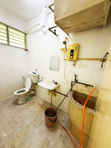 Rumah Flat untuk Disewa di Taman Bukit Jambul - Jerry Tan - Bathroom - PropertyGuru.com.my