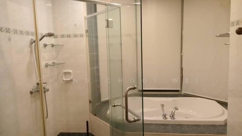 Condominium for Rent at Gurney Beach Resort - Chong Chooi Wei - Bathroom - PropertyGuru.com.my