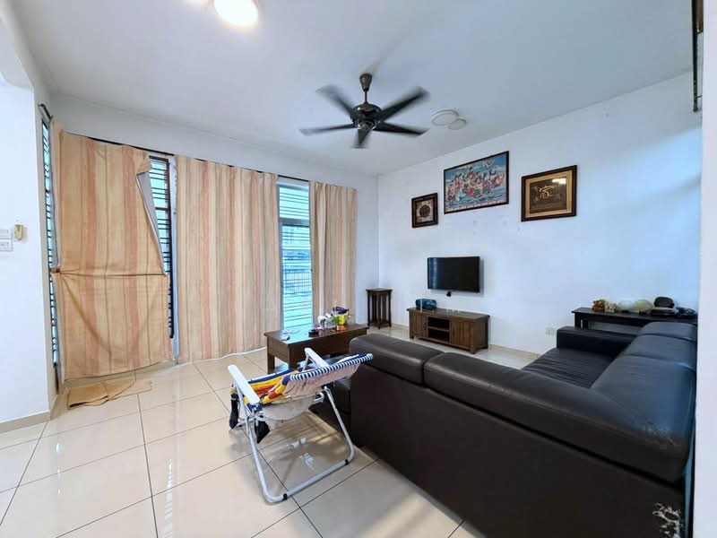 Rumah Teres 2-Tingkat untuk Dijual di Taman Mutiara Rini (Skudai) - Karl Lim - Living Room - PropertyGuru.com.my