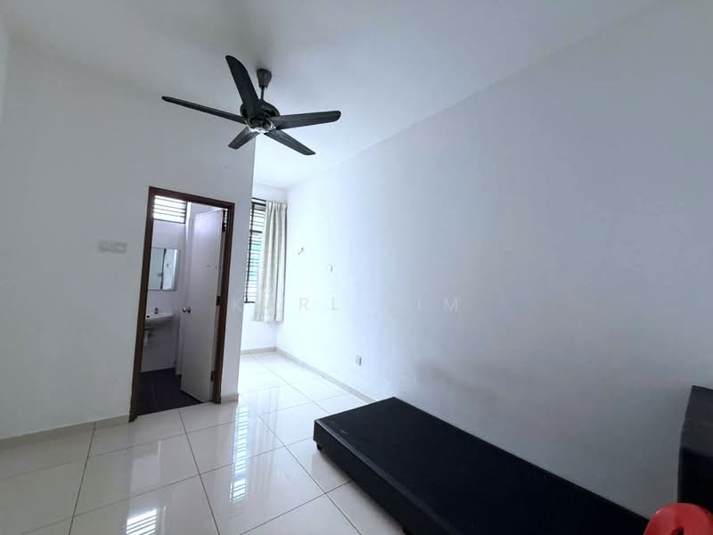 Rumah Teres 2-Tingkat untuk Dijual di Taman Mutiara Rini (Skudai) - Karl Lim - Bedroom - PropertyGuru.com.my